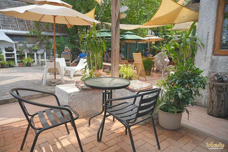 คาเฟ่ศรีราชา, ศรีราชา, little town sriracha สูดกลิ่นไอทะเล ในคาเฟ่สุดโฮมมี่  