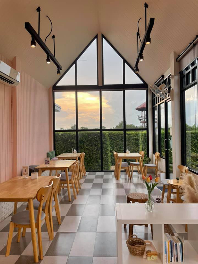 top 11+ คาเฟ่นครนายก 2567 ใกล้เขื่อน ติดริมน้ำ บรรยากาศดี น่านั่ง ถ่ายรูปสวย