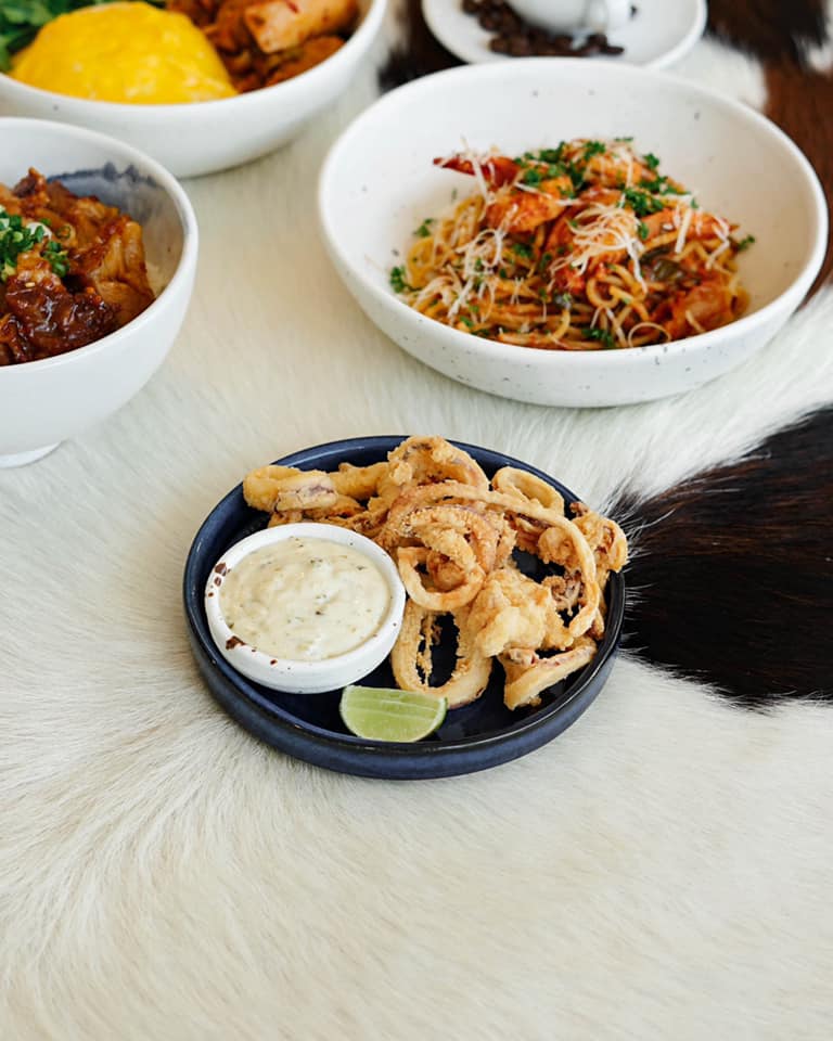 top 25+ คาเฟ่น่านั่งที่จังหวัดสมุทรปราการ เช็คอินในวันพักผ่อนใกล้กรุง