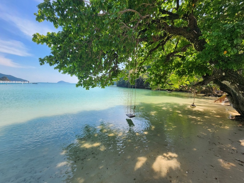 secret sunset beach, จุดชมวิวแหลมงอบ, ชุมชนบ้านน้ำเชี่ยว, ตราด, ที่เที่ยวตราด, ที่เที่ยวตราด 2024, ที่เที่ยวตราด 2567, น้ำตกคลองแก้ว, พระจมน้ำ เขาระกำ, วัดบุปผาราม, วัดปลายคลอง, ศาลเจ้าพ่อหลักเมืองตราด, สลักเพชร, หาดบานชื่น, หาดลับ ตราด, อันซีน ตราด, อ่าวตาลคู่, อ่าวสลักเพชร, อุทยานแห่งชาติน้ำตกคลองแก้ว, อุทยานแห่งชาติหมู่เกาะช้าง, เกาะกระดาด, เกาะกูด, เกาะกูด 2024, เกาะง่าม, เกาะช้าง, เกาะช้าง 2024, เกาะหมาก, เขาระกำ, เที่ยวตราด, เที่ยวตราด 2024, เที่ยวตราด 2567, top 15+ ที่เที่ยวตราด [กรกฎาคม 2024] มหัศจรรย์เมืองเกาะครึ่งร้อย ทะเลสวย น้ำใส ปะการังหลากสี