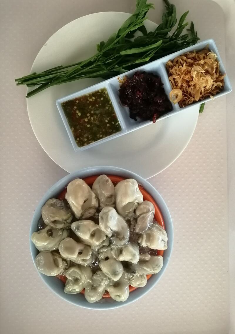 ร้านอาหารริมทะเล พัทยา : รวมร้านบรรยากาศดี พิกัด : ริมหาดพัทยา ไม่ไปไม่ได้แล้ววว