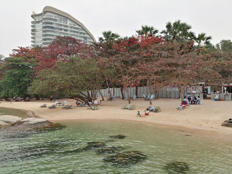 ร้านอาหารริมทะเล พัทยา : รวมร้านบรรยากาศดี พิกัด : ริมหาดพัทยา ไม่ไปไม่ได้แล้ววว