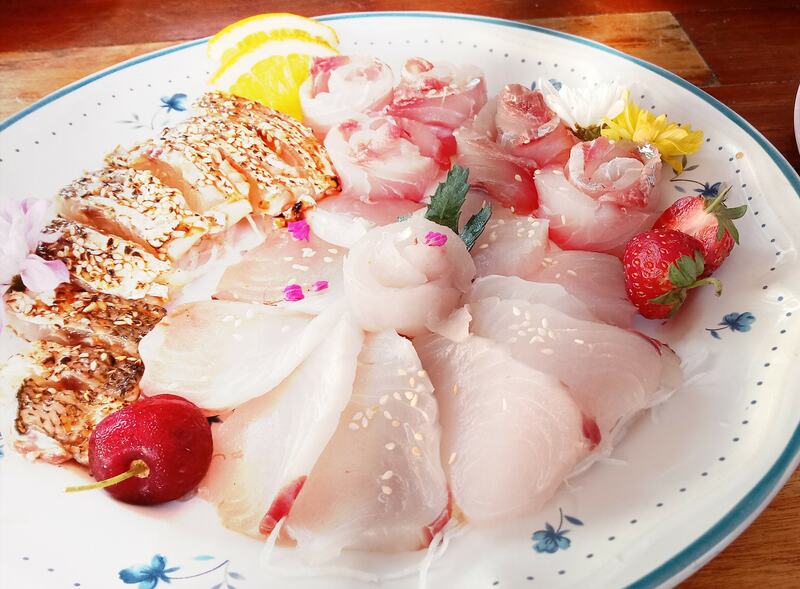 ร้านอาหารริมทะเล พัทยา : รวมร้านบรรยากาศดี พิกัด : ริมหาดพัทยา ไม่ไปไม่ได้แล้ววว