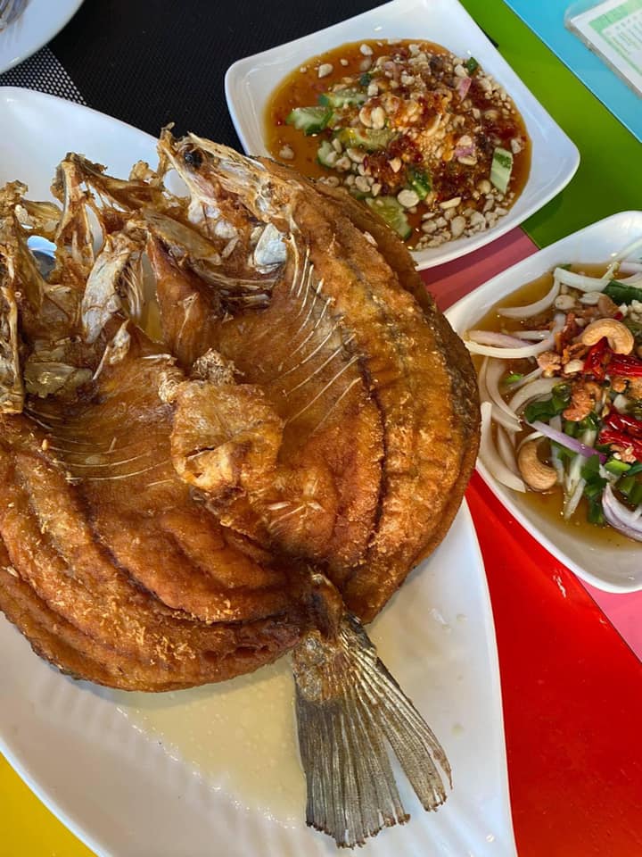 ร้านอาหารริมทะเล พัทยา : รวมร้านบรรยากาศดี พิกัด : ริมหาดพัทยา ไม่ไปไม่ได้แล้ววว