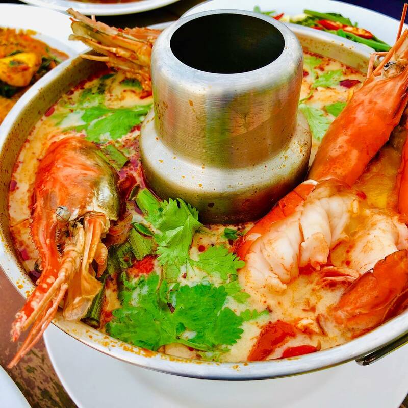 ร้านอาหารริมทะเล พัทยา : รวมร้านบรรยากาศดี พิกัด : ริมหาดพัทยา ไม่ไปไม่ได้แล้ววว