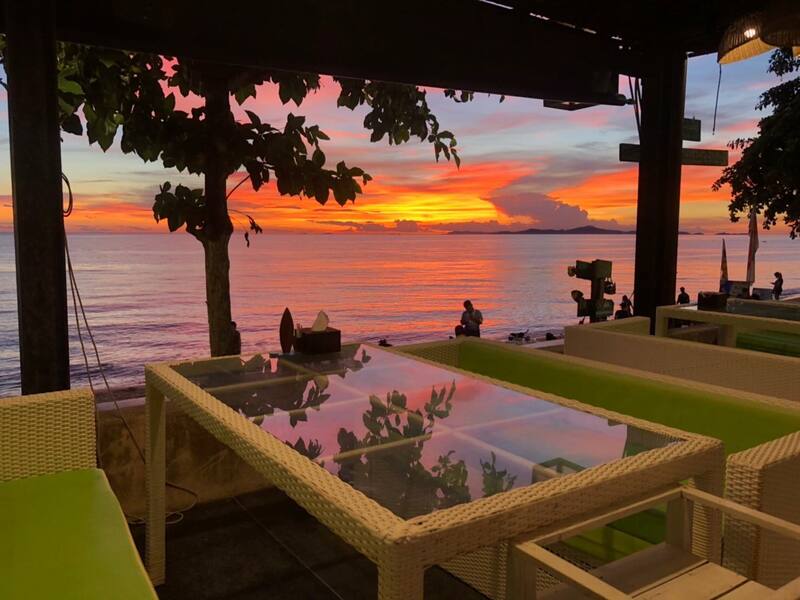 ร้านอาหารริมทะเล พัทยา : รวมร้านบรรยากาศดี พิกัด : ริมหาดพัทยา ไม่ไปไม่ได้แล้ววว