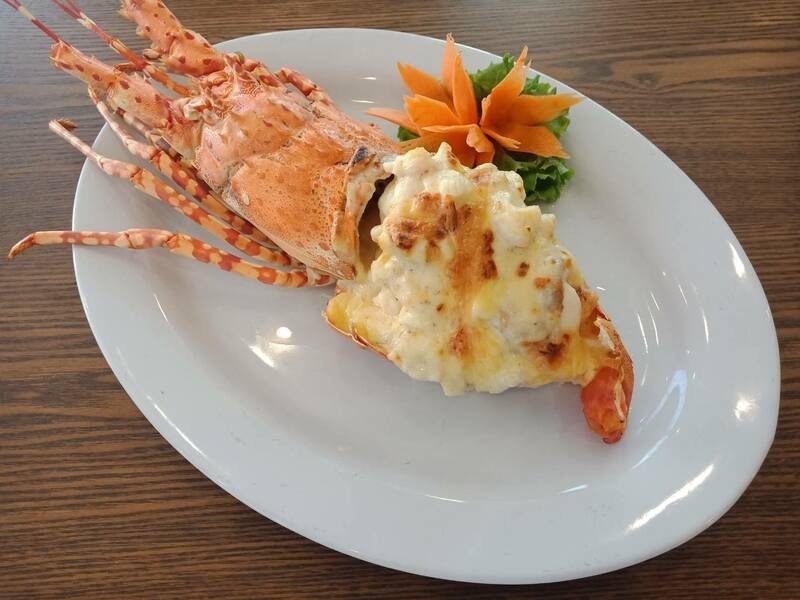 ร้านอาหารริมทะเล พัทยา : รวมร้านบรรยากาศดี พิกัด : ริมหาดพัทยา ไม่ไปไม่ได้แล้ววว