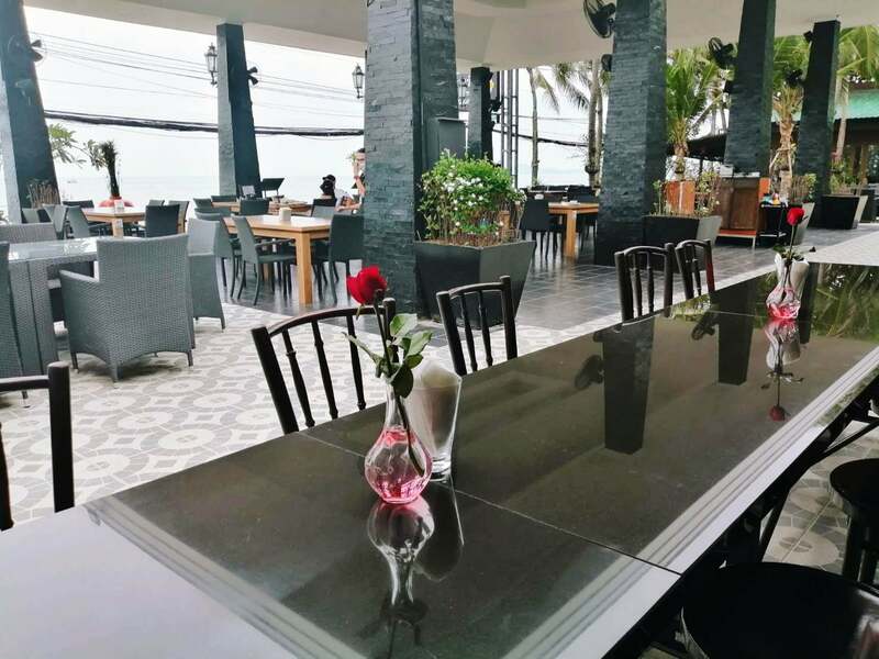 ร้านอาหารริมทะเล พัทยา : รวมร้านบรรยากาศดี พิกัด : ริมหาดพัทยา ไม่ไปไม่ได้แล้ววว