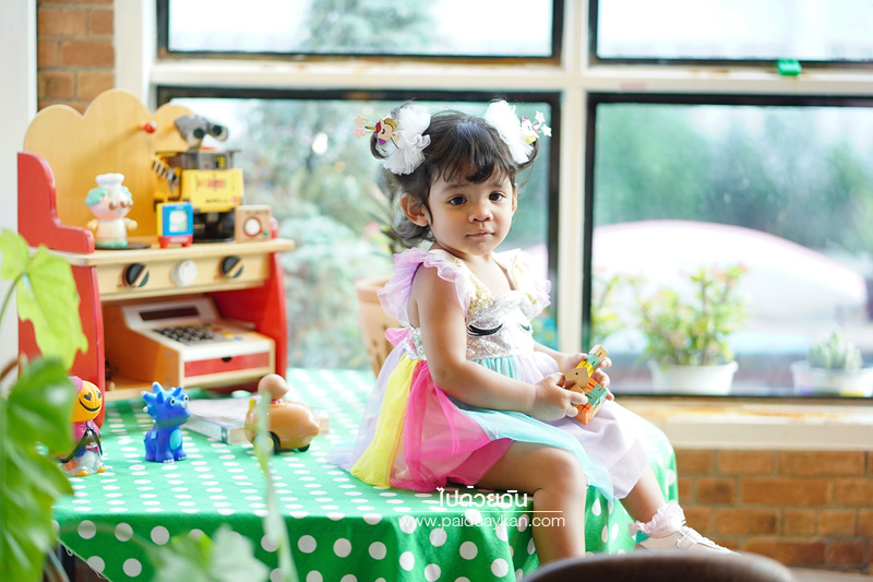 ร้านกาแฟลาดพร้าว, คาเฟ่ลาดพร้าว, ริ คาเฟ่, ริ คาเฟ่  ร้านกาแฟสไตล์ของเล่นสุดคิวท์