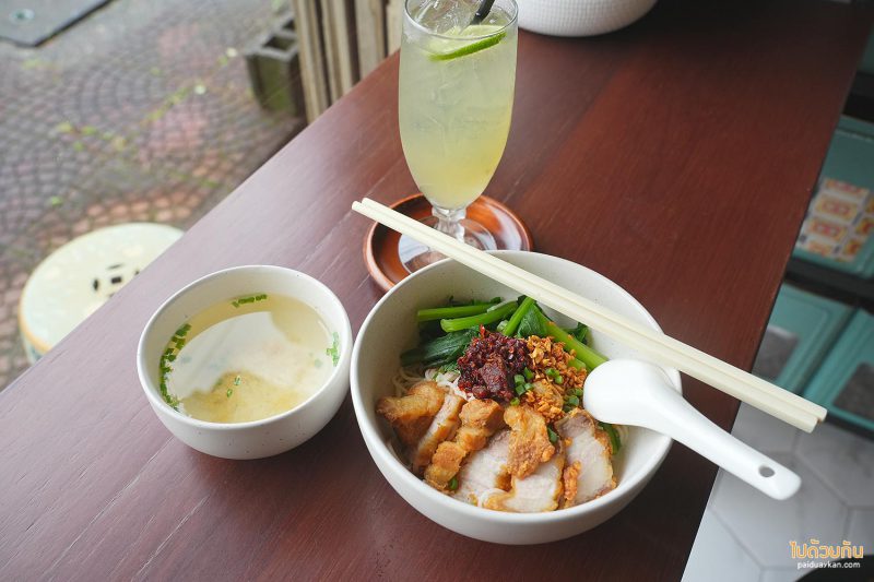 ร้านกาแฟนครศรีธรรมราช, คาเฟ่นครศรีธรรมราช, ยงคัง คาเฟ่, ยงคัง คาเฟ่ คาเฟ่สไตล์จีนย้อนยุค ในตึกเก่าโบราณ   