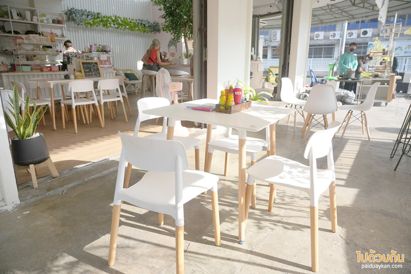 ขนมไข่เตาถ่านน้องนิล, ร้านอาหารเช้าหาดใหญ่, ร้านขนมไข่เตาถ่านน้องนิล & คาเฟ่ หาดใหญ่