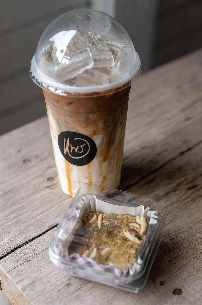 คาเฟ่ บางแสน ชี้พิกัดคาเฟ่บรรยากาศดี มีร้านติดริมทะเล ที่สายคาเฟ่ห้ามพลาดเมื่อไปชลบุรี!