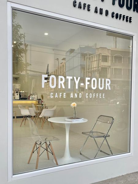 คาเฟ่ บางแสน ชี้พิกัดคาเฟ่บรรยากาศดี มีร้านติดริมทะเล ที่สายคาเฟ่ห้ามพลาดเมื่อไปชลบุรี!