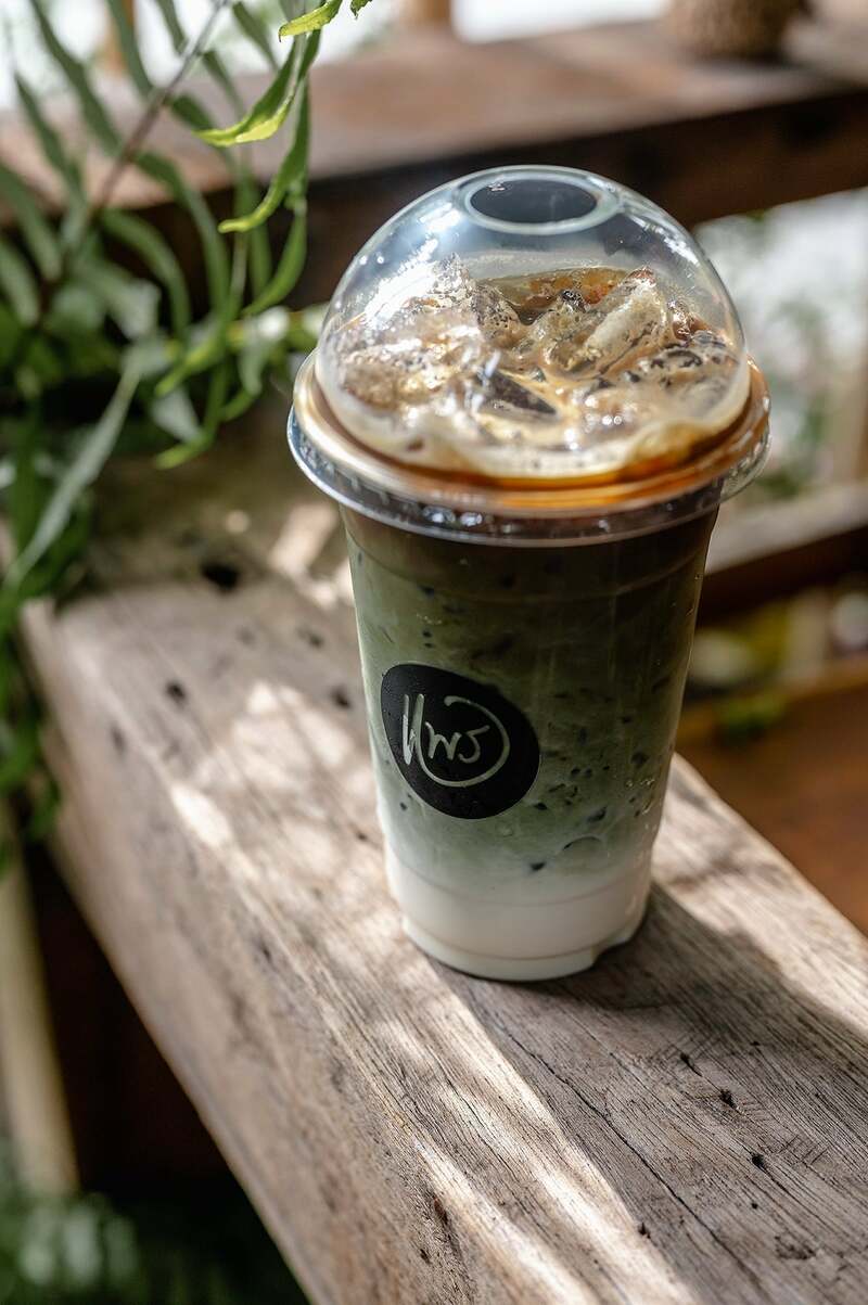 คาเฟ่ บางแสน ชี้พิกัดคาเฟ่บรรยากาศดี มีร้านติดริมทะเล ที่สายคาเฟ่ห้ามพลาดเมื่อไปชลบุรี!