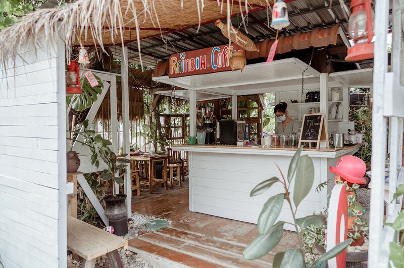 คาเฟ่ บางแสน ชี้พิกัดคาเฟ่บรรยากาศดี มีร้านติดริมทะเล ที่สายคาเฟ่ห้ามพลาดเมื่อไปชลบุรี!