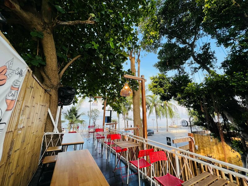 คาเฟ่ บางแสน ชี้พิกัดคาเฟ่บรรยากาศดี มีร้านติดริมทะเล ที่สายคาเฟ่ห้ามพลาดเมื่อไปชลบุรี!