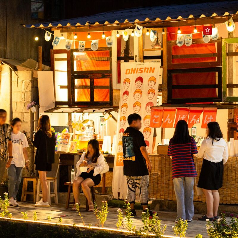 reviewchiangmai, คลองแม่ข่า, ที่เที่ยวเชียงใหม่, รีวิวเชียงใหม่, โอตารุเชียงใหม่, คลองแม่ข่า โอตารุ เชียงใหม่ บรรยากาศตอนเย็นที่สุดแสนจะพลุกพล่าน