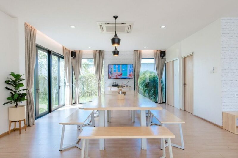 pool lay stay a2 poolvilla pattaya มีสระว่ายน้ำขนาดใหญ่