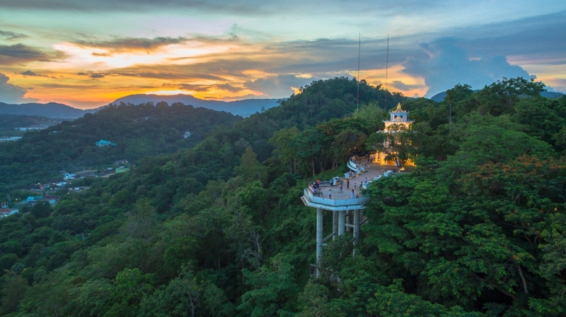 aquaria phuket, aquariaphuket, banana beach, blackrock, blackrockviewpoint, hanuman world, honeymoon island, katabeach, maikhaobeach, nuibeach, phuket, phuket fantasea, phuket old town, phuketfantasea, streetartภูเก็ต, tiger kingdom phuket, จุดชมวิวผาหินดำ, จุดชมวิวเขารัง, ตลาดอาหารทะเล ภูเก็ต, ตลาดอาหารทะเล ราไวย์, ท่องเที่ยวภูเก็ต, ที่เที่ยวภูเก็ต, ที่เที่ยวภูเก็ต 2024, ที่เที่ยวภูเก็ต 2567, น้ำตกโตนไทร, ประภาคารกาญจนาภิเษก, ป่าตอง, ผาหินดำ, พระผุด ภูเก็ต, พระมิ่งมงคลเอกนาคคีรี, พระใหญ่ภูเก็ต, พระใหญ่เมืองภูเก็ต, พิพิธภัณฑ์สัตว์น้ำ, ภูเก็ต, ภูเก็ต 2024, ภูเก็ต 2567, ภูเก็ตแฟนตาซี, มหัศจรรย์กมลา, ย่านเมืองเก่าภูเก็ต, วัดพระทอง, วัดพระผุด, สวนเสือภูเก็ต, หนุมานเวิลด์, หาดกล้วย, หาดกะตะ, หาดนุ้ย, หาดป่าตอง, หาดไม้ขาว, อควาเรียภูเก็ต, อควาเรียม ภูเก็ต, เกาะรูปหัวใจ ภูเก็ต, เกาะเฮ, เกาะแก้วพิศดาร, เกาะแก้วใหญ่, เกาะไม้ท่อน, เขารัง, เที่ยวภูเก็ต, เที่ยวภูเก็ต 2024, เที่ยวภูเก็ต 2567, แหลมพรหมเทพ, top 20+ ที่เที่ยวภูเก็ต [กรกฎาคม 2024] สวรรค์ของคนรักทะเล เมืองแห่งไข่มุกอันดามันและธรรมชาติอันงดงาม