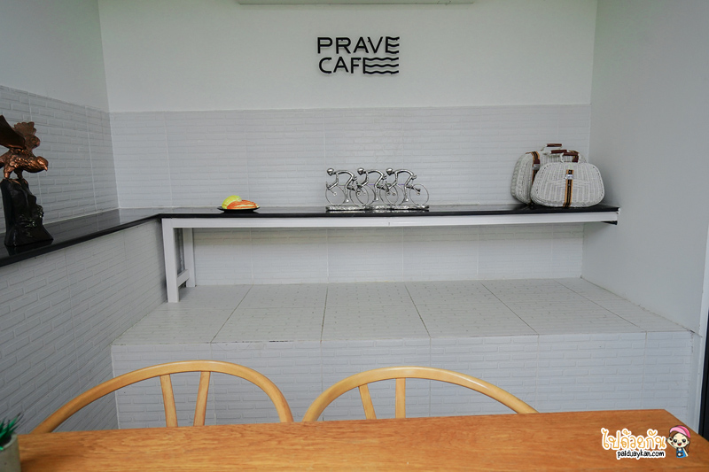 คาเฟ่ศรีราชา, ร้านกาแฟศรีราชา, ศรีราชา, prave cafe, prave cafe ศรีราชา, prave cafe ศรีราชา คาเฟ่ฟีลมินิมอล คลุมโทนขาวดำ ริมทะเล