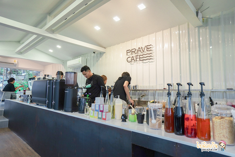 คาเฟ่ศรีราชา, ร้านกาแฟศรีราชา, ศรีราชา, prave cafe, prave cafe ศรีราชา, prave cafe ศรีราชา คาเฟ่ฟีลมินิมอล คลุมโทนขาวดำ ริมทะเล