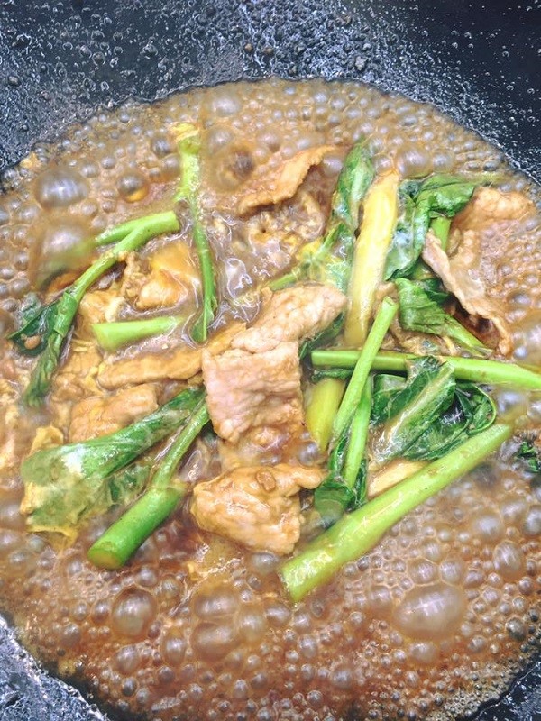 top 8+ ร้านราดหน้าเจ้าอร่อย หมูนุ่ม อร่อยเด็ดจนต้องบอกต่อ