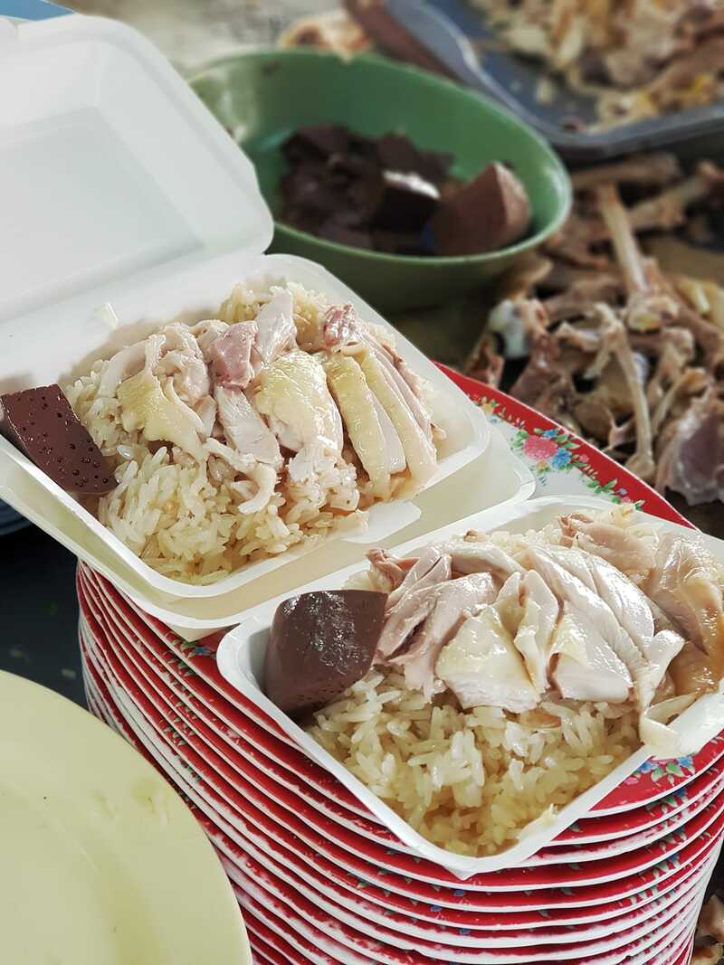 ร้านข้าวมันไก่ทั่วกรุงเทพเจ้าเด็ด (delivery) ไก่เนื้อฉ่ำแน่นจนต้องลอง