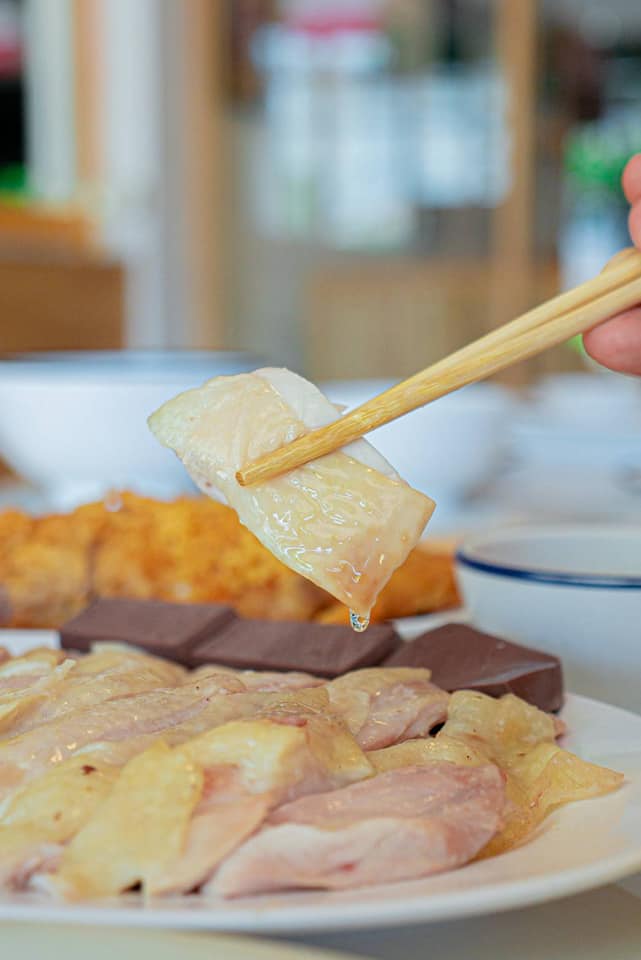 ร้านข้าวมันไก่ทั่วกรุงเทพเจ้าเด็ด (delivery) ไก่เนื้อฉ่ำแน่นจนต้องลอง