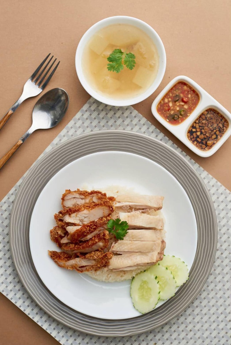 ร้านข้าวมันไก่ทั่วกรุงเทพเจ้าเด็ด (delivery) ไก่เนื้อฉ่ำแน่นจนต้องลอง