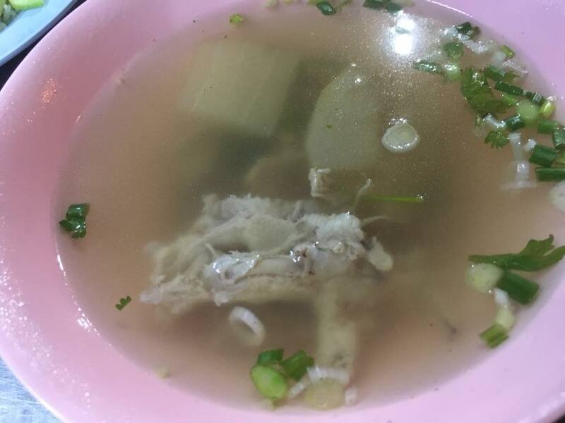 ร้านข้าวมันไก่ทั่วกรุงเทพเจ้าเด็ด (delivery) ไก่เนื้อฉ่ำแน่นจนต้องลอง