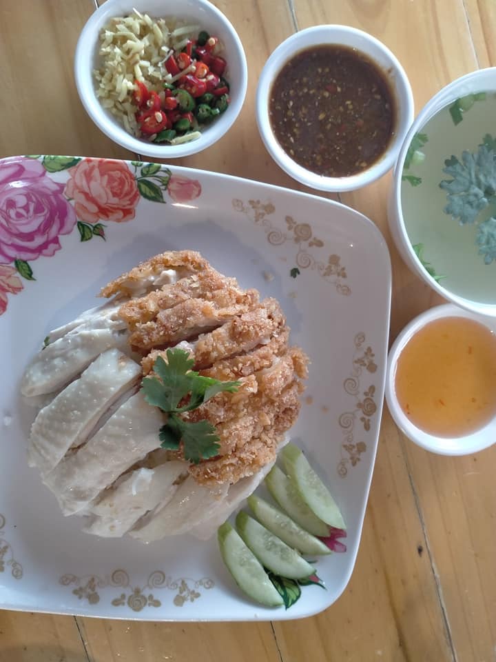 ร้านข้าวมันไก่ทั่วกรุงเทพเจ้าเด็ด (delivery) ไก่เนื้อฉ่ำแน่นจนต้องลอง