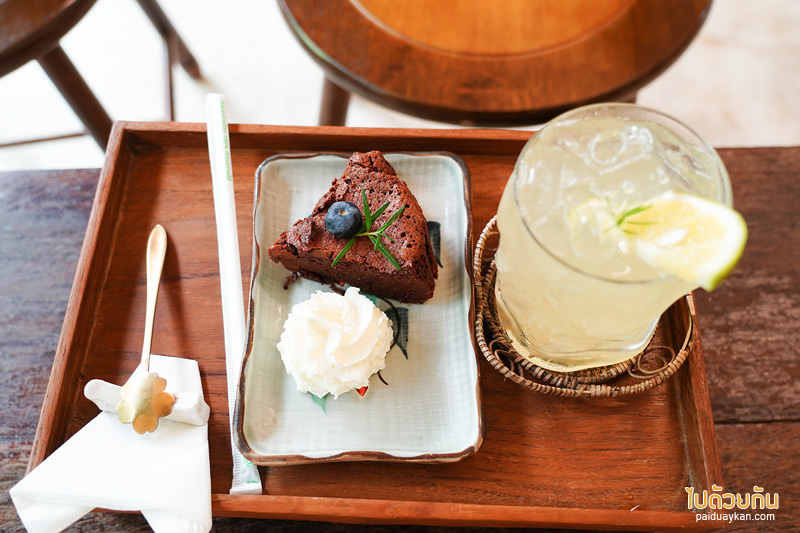 คาเฟ่แม่ริม, naturetalk, ร้านกาแฟดอกไม้แห้งแม่ริม, naturetalk คาเฟ่บ้านดิน กับมุมถ่ายภาพดอกไม้แห้งสุดปัง