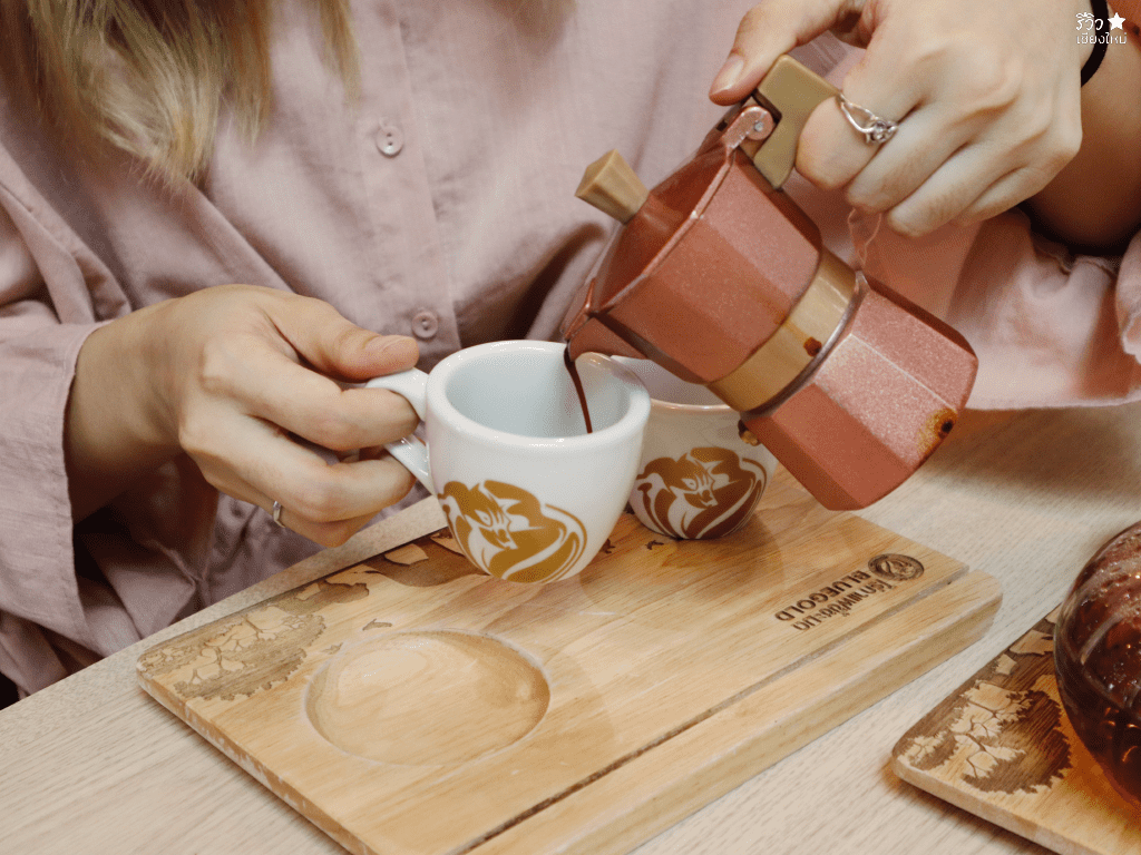 bluegold coffee, bluegold เชียงใหม่, กาแฟขี้ชะมดเชียงใหม่, ร้านกาแฟขี้ชะมดเชียงใหม่, ไร่กาแฟขี้ชะมดbluegold, กาแฟโครตแพงแต่เข้มแรงถึงใจ ที่ ไร่กาแฟขี้ชะมด bluegold เซ็นทรัล เฟสติวัล เชียงใหม่