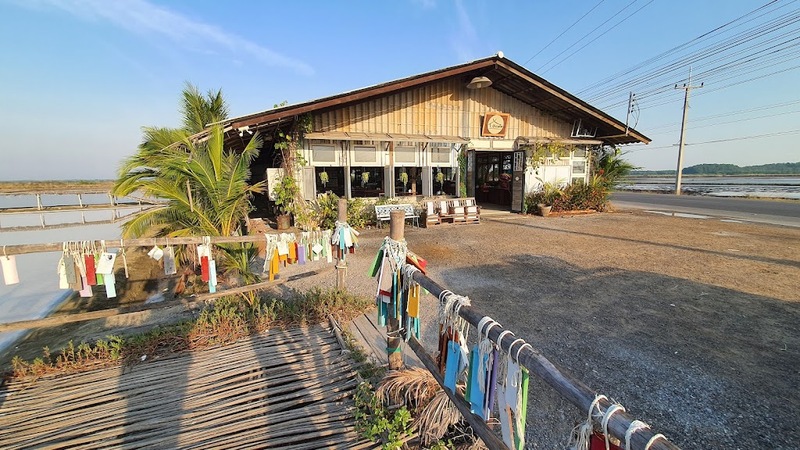 away by a day, camel republic, huai wonder camp, the field animals dream, tumlay cafe & bar, unseen thailand, คาเฟ่เพชรบุรี, คาเมลรีพับลิค, จันทร์จ้าว cafe & restaurant, ช่องกระจกนางพันธุรัต, ชะอำ, ต้นไม้ใบหญ้า คาเฟ่, ตลาดน้ำกวางโจว, ตลาดน้ำบนน้ำตก, ถ้ำวิมานจักรี, ถ้ำเขาย้อย, ที่เที่ยวเพชรบุรี, ที่เที่ยวเพชรบุรี 2023, ที่เที่ยวเพชรบุรี 2024, ที่เที่ยวเพชรบุรี 2566, ที่เที่ยวเพชรบุรี 2567, พระธาตุฉิมพลีพระเศรษฐีนวโกฏิ, พระนครคีรี, พระปรางค์ 5 ยอด, พระรามราชนิเวศน์, พระสังฆราชแตงโม, ยุ้งเกลือ บ้านแหลม, ลานผีเสื้อ, วังบ้านปืน, วัดข่อย, วัดถ้ำเขาหลวง, วัดมหาธาตุ, วัดมหาธาตุวรวิหาร, วัดใหญ่สุวรรณารามวรวิหาร, สวนสนุก, สวนสัตว์, สวิสเซอร์แลนด์ แดนเพชรบุรี, สะพานอ่าวบางตะบูน, สะพานแขวนเขื่อนแก่งกระจาน, หลวงพ่อหกนิ้ว, ห้วยสงสัยแคมป์, หาดชะอำ, หาดปึกเตียน, หาดเจ้าสำราญ, อ่าวบางตะบูน, อุทยานประวัติศาสตร์พระนครคีรี, เขานางนอน, เขานางพันธุรัต, เขาพะเนินทุ่ง, เขาวัง, เขาอีบิด, เขื่อนแก่งกระจาน, เดอะฟิลด์แอนนิมอลดรีมฟาร์มแอนด์การ์เด้น, เที่ยวเพชรบุรี, เพชรบุรี, แคมป์บ้านกร่าง, โครงการชั่งหัวมัน, top 26+ ที่เที่ยวเพชรบุรี [กรกฎาคม 2024] ท่องประวัติศาสตร์ พักผ่อนริมหาด สัมผัสธรรมชาติริมเขา