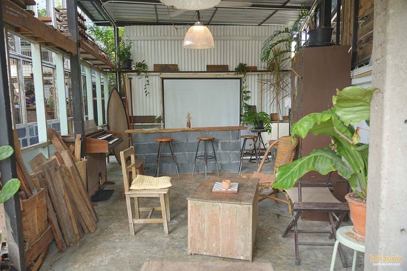 คาเฟ่ศรีราชา, ศรีราชา, mother มาเธอร์ คาเฟ่มู้ดดี ในบ้านไม้อบอุ่น ไอศครีมอร่อย