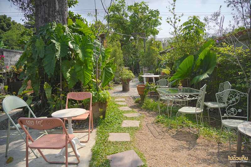 คาเฟ่ศรีราชา, ศรีราชา, mother มาเธอร์ คาเฟ่มู้ดดี ในบ้านไม้อบอุ่น ไอศครีมอร่อย