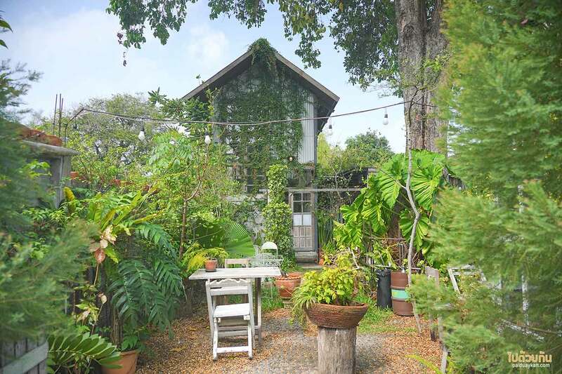 คาเฟ่ศรีราชา, ศรีราชา, mother มาเธอร์ คาเฟ่มู้ดดี ในบ้านไม้อบอุ่น ไอศครีมอร่อย