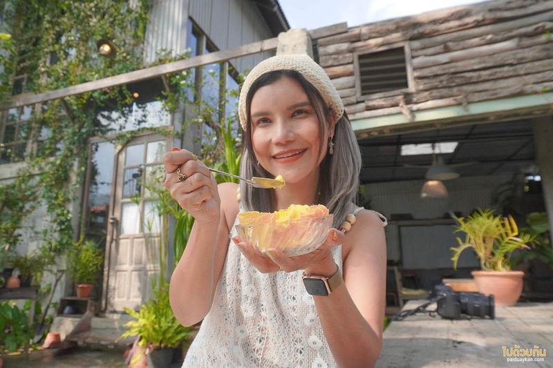 คาเฟ่ศรีราชา, ศรีราชา, mother มาเธอร์ คาเฟ่มู้ดดี ในบ้านไม้อบอุ่น ไอศครีมอร่อย