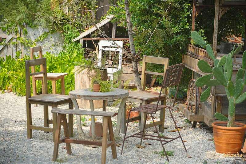 คาเฟ่ศรีราชา, ศรีราชา, mother มาเธอร์ คาเฟ่มู้ดดี ในบ้านไม้อบอุ่น ไอศครีมอร่อย