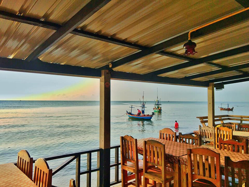 หัวหิน, top 12+ ร้านอาหารชะอำ 2567 ติดทะเล ราคาถูก บรรยากาศดี ซีฟู้ดเด็ด