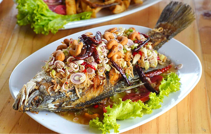 หัวหิน, top 12+ ร้านอาหารชะอำ 2567 ติดทะเล ราคาถูก บรรยากาศดี ซีฟู้ดเด็ด