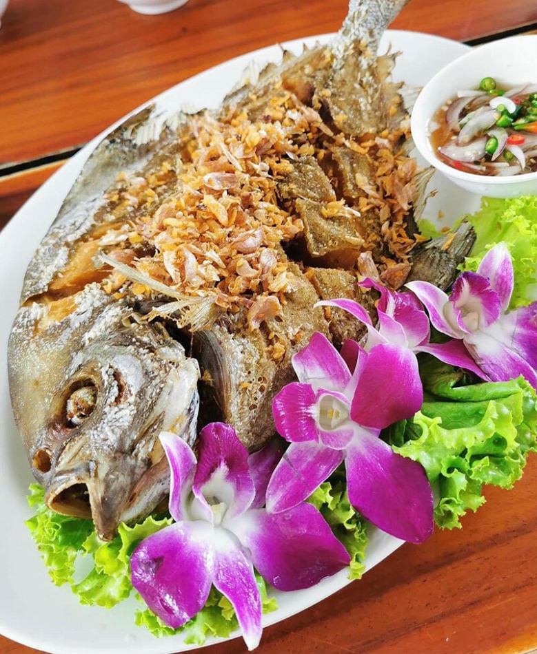 หัวหิน, top 12+ ร้านอาหารชะอำ 2567 ติดทะเล ราคาถูก บรรยากาศดี ซีฟู้ดเด็ด