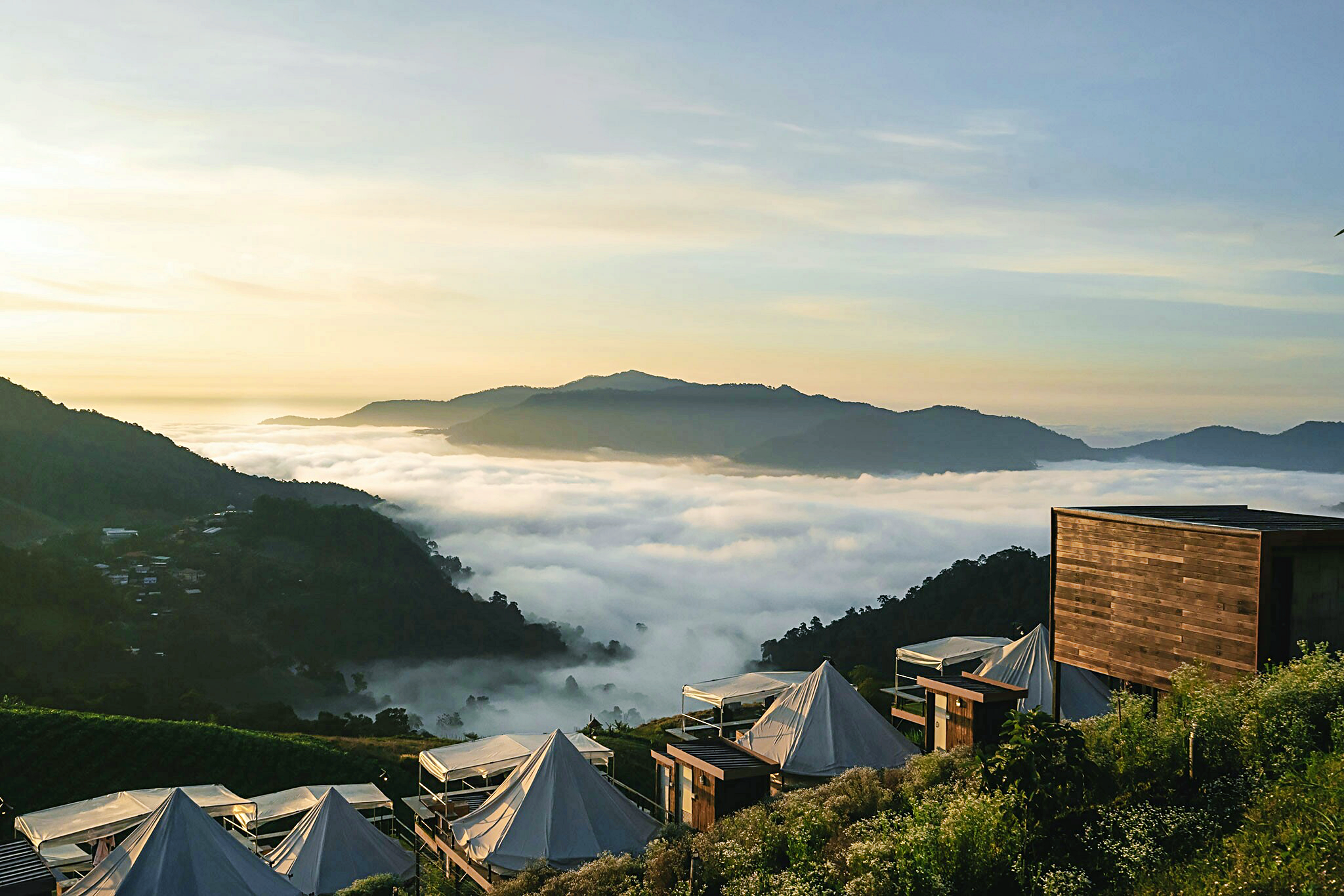 กิ่วแม่ปาน, จุดชมวิวดอยกิ่วลม, จุดชมวิวภูสอยดาว, ดอกหงอนนาค, ดอยกิ่วลม, ดอยหลวงเชียงดาว, ดอยอินทนนท์, ที่เที่ยวหน้าหนาว, ที่เที่ยวหน้าหนาว 2020, ที่เที่ยวหน้าหนาว 2563, ทุ่งดอกหงอนนาค, น้ำตกภูสอยดาว, น้ำตกแม่ยะ, ปางอุ๋ง, ปางอุ๋ง แม่ฮ่องสอน, พระมหาธาตุนภเมทนีดล, ภูชี้ฟ้า, ภูทับเบิก, ภูสอยดาว, ลานสน, ลานสนสามใบ, สะพานซูตองเป้, หมู่บ้านรักไทย, ห้วยน้ำดัง, เที่ยวกิ่วแม่ปาน, เที่ยวดอย, เที่ยวดอยอินทนนท์, เที่ยวปางอุ๋ง, เที่ยวภูชี้ฟ้า, เที่ยวภูทับเบิก, เที่ยวภูสอยดาว, เที่ยวหน้าหนาว, เที่ยวห้วยน้ำดัง, เที่ยวเชียงราย, เที่ยวเชียงใหม่, เที่ยวเพชรบูรณ์, เที่ยวแม่ฮ่องสอน, ไร่กะหล่ำปลี, top 9+ ที่เที่ยวหน้าหนาว สัมผัสสายหมอก และธรรมชาติของเมืองไทย