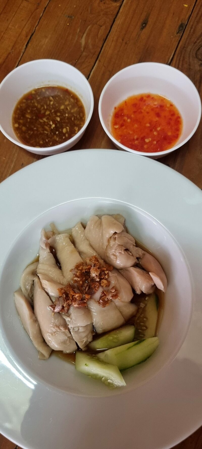 รวมร้านข้าวมันไก่ ภูเก็ต ข้าวหอม ไก่นุ่ม น้ำจิ้มเด็ด ร้านอร่อยที่ห้ามพลาด!