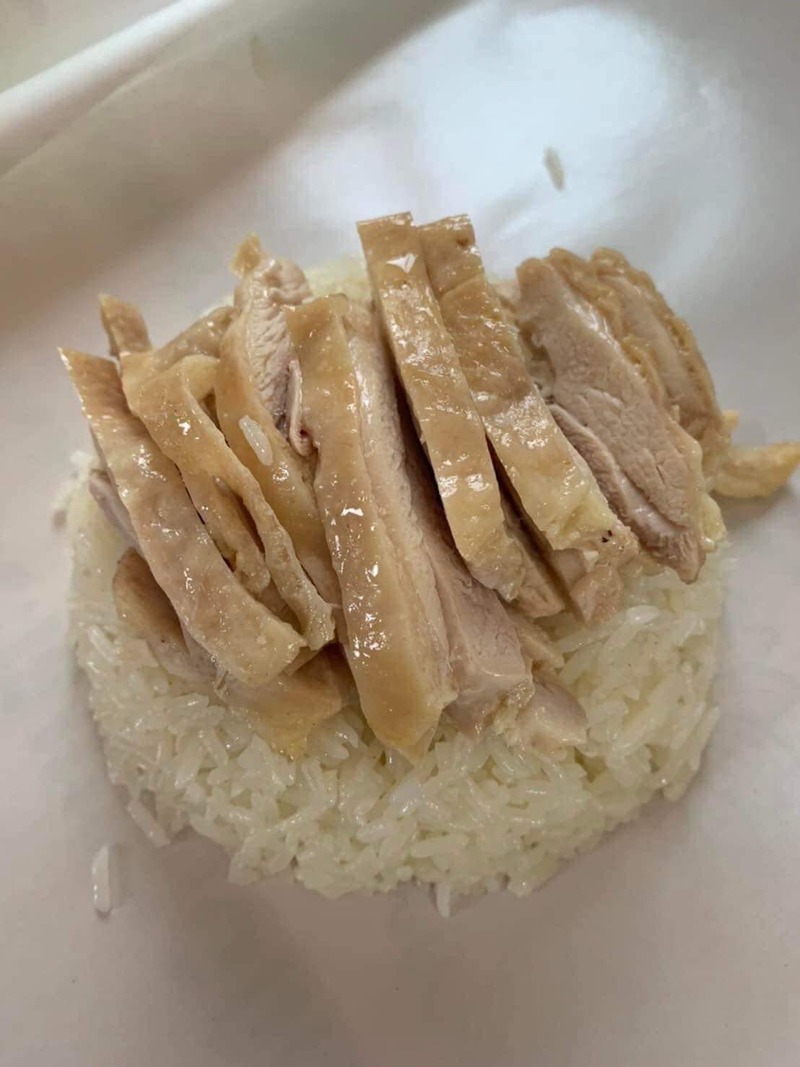 รวมร้านข้าวมันไก่ ภูเก็ต ข้าวหอม ไก่นุ่ม น้ำจิ้มเด็ด ร้านอร่อยที่ห้ามพลาด!