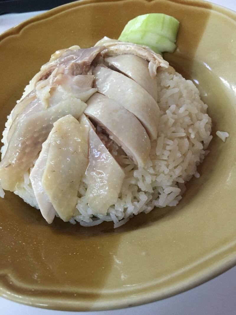 รวมร้านข้าวมันไก่ ภูเก็ต ข้าวหอม ไก่นุ่ม น้ำจิ้มเด็ด ร้านอร่อยที่ห้ามพลาด!