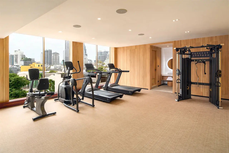 mercure bangkok surawong โรงแรมดีไซน์โมเดิร์น บนถนนสุรวงศ์ ใกล้แหล่งแฮงค์เอาท์