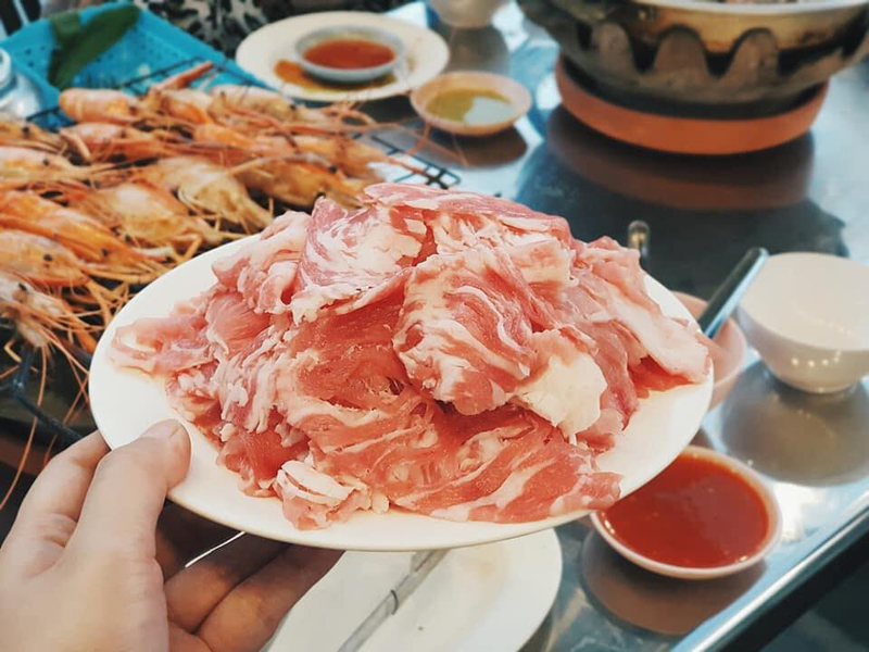 ร้านบุฟเฟ่ต์ปิ้งย่าง อิ่มอร่อยโดนใจ จัดเต็มกินได้ไม่อั้น