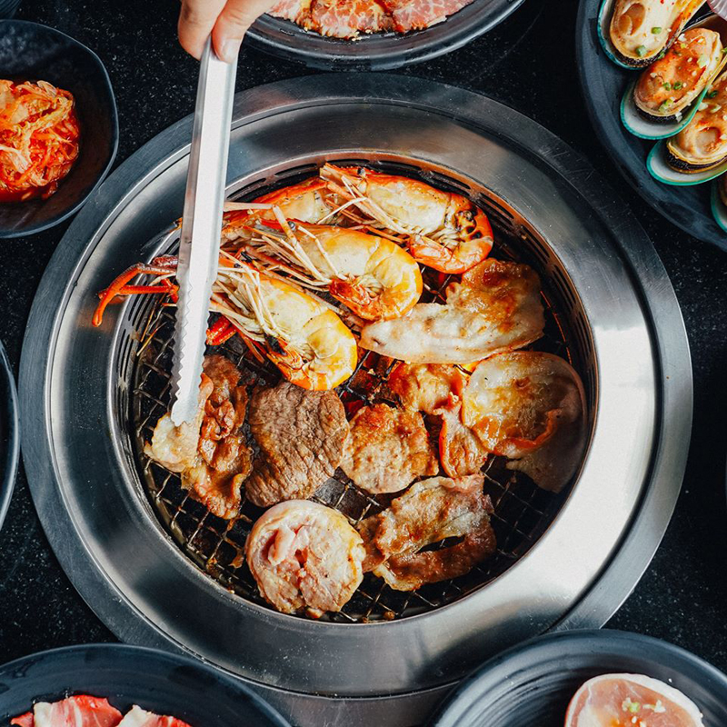 ร้านบุฟเฟ่ต์ปิ้งย่าง อิ่มอร่อยโดนใจ จัดเต็มกินได้ไม่อั้น