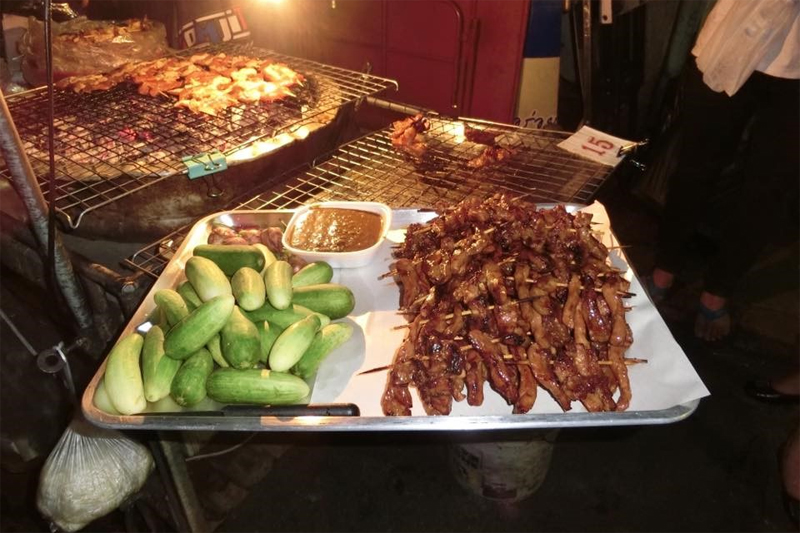 ”หมูปลาร้า ราชดำเนิน” หมูย่างเต่าถ่านทานคู่กับแจ่วปลาร้าบองรสแซ่บทำน้ำลายแตก